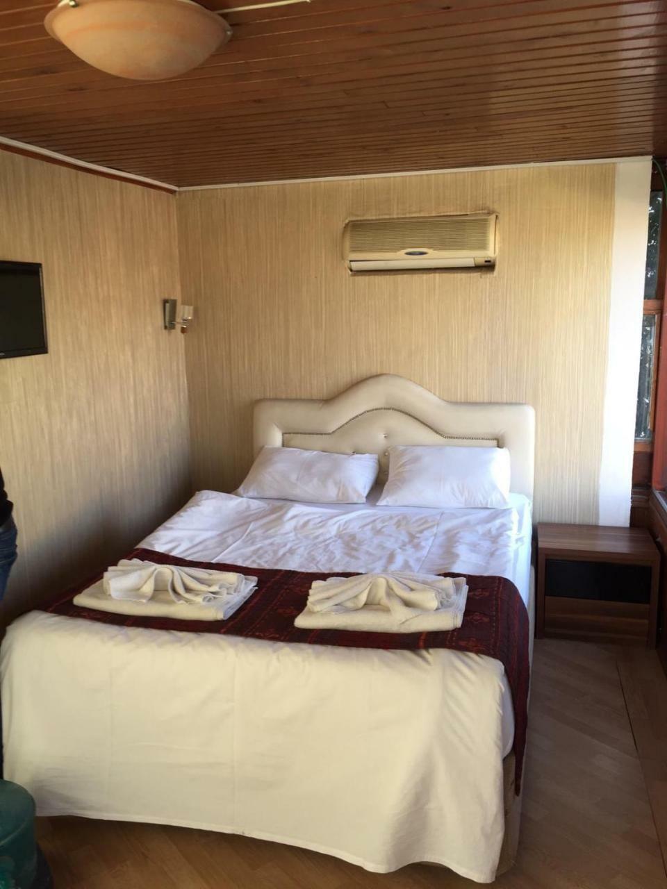 Divan Wooden Guesthouse อิสตันบูล ภายนอก รูปภาพ